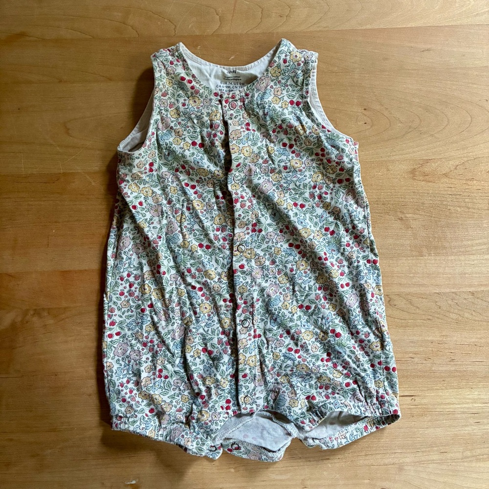 Soft little bubble suit